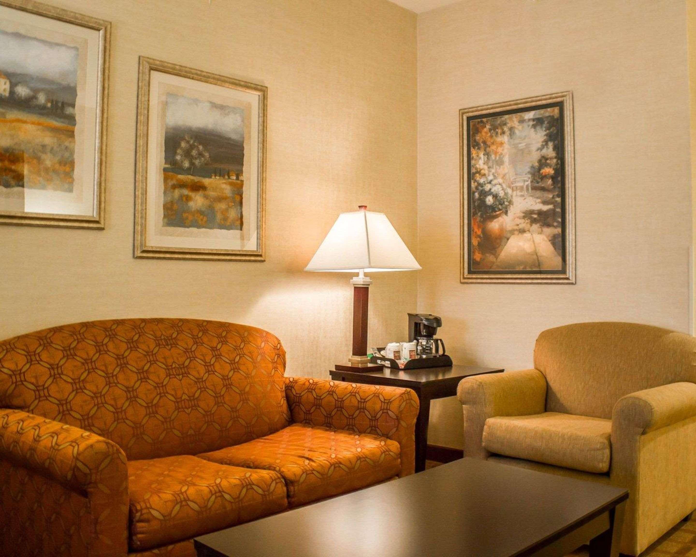 Comfort Suites Edinboro Εξωτερικό φωτογραφία