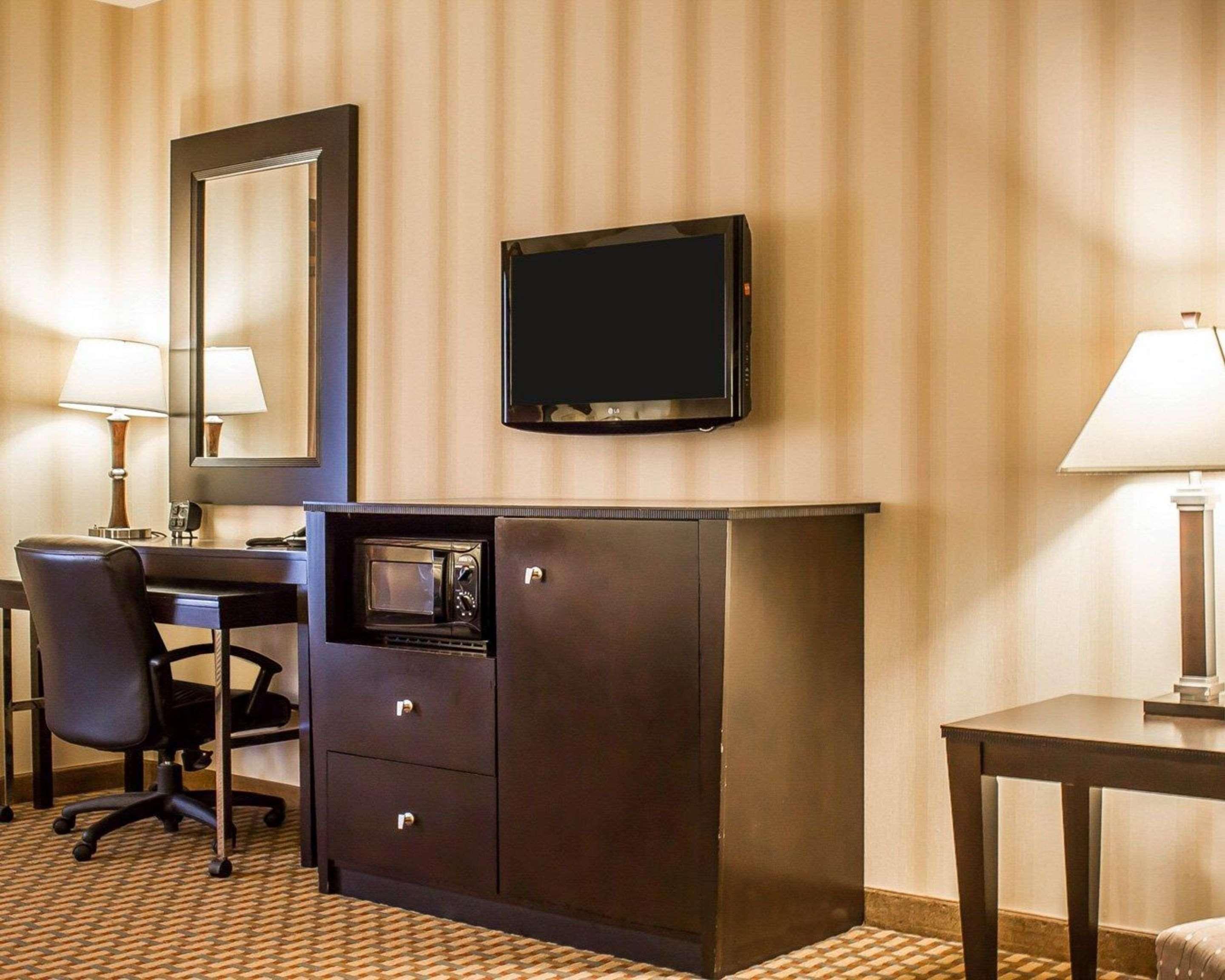 Comfort Suites Edinboro Εξωτερικό φωτογραφία
