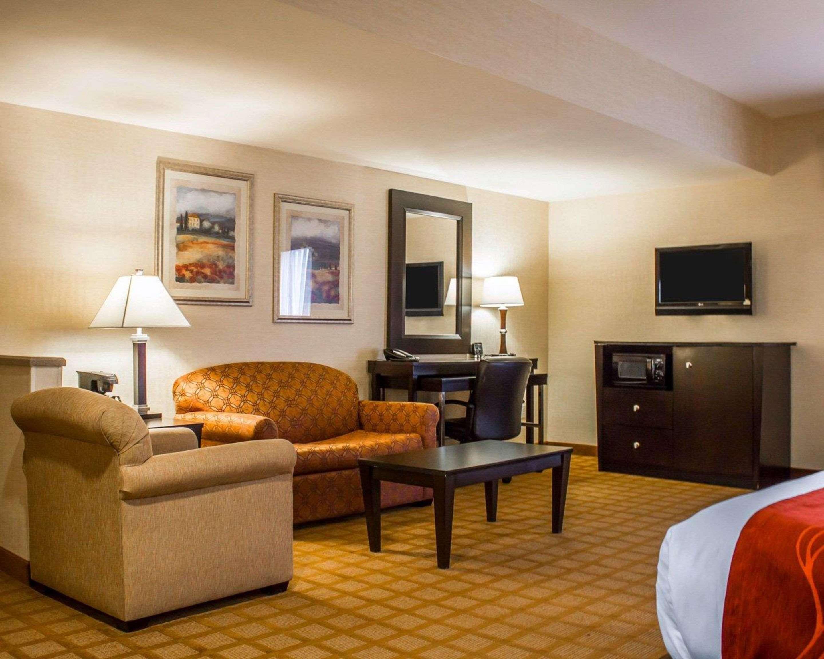 Comfort Suites Edinboro Εξωτερικό φωτογραφία